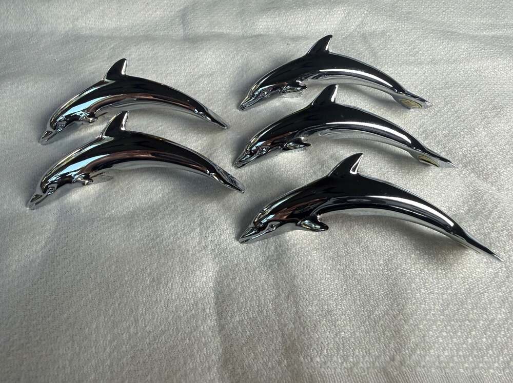 Set of 5 Silver Tone Dolphin Place Card Holders, 3” New without tag, In Box